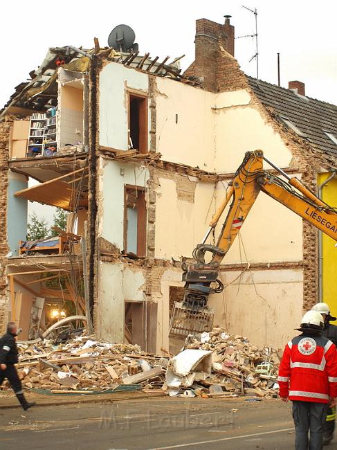 Hausexplosion Bruehl bei Koeln Pingsdorferstr P517.JPG